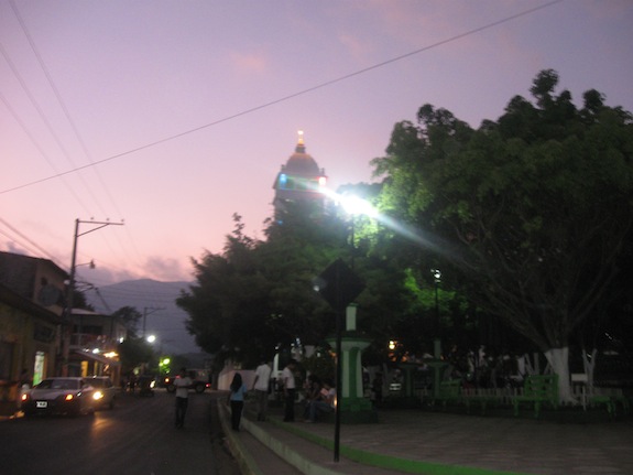 Centrale plein Juayua 