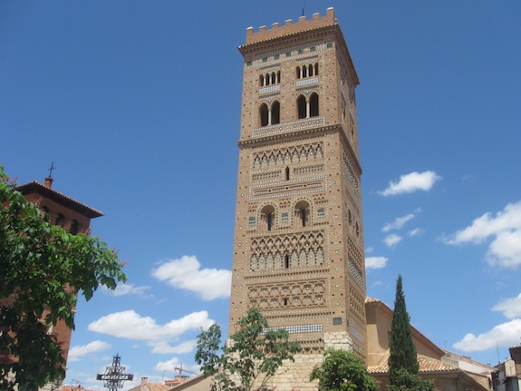 Toren in Teruel met mudejararchitectuur